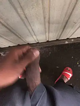 Snapshot of kavi1q1 chatting on 10/22/25, 12:54 kavi1q1 online show from 10/22/25, 12:54