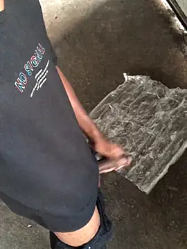 Snapshot of kavi1q1 chatting on 10/31/25, 12:51 kavi1q1 online show from 10/31/25, 12:51