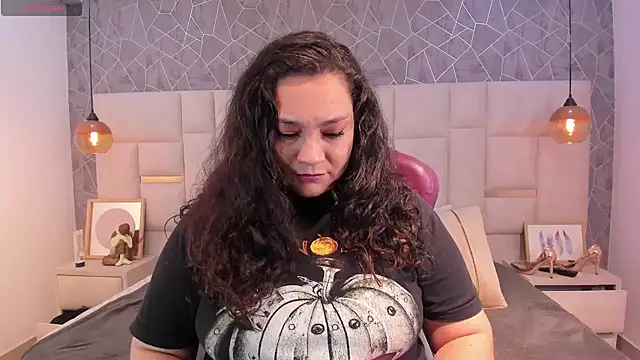 Snapshot of _im_alaya chatting on 10/01/25, 01:22 im alaya online show from 10/01/25, 01:22