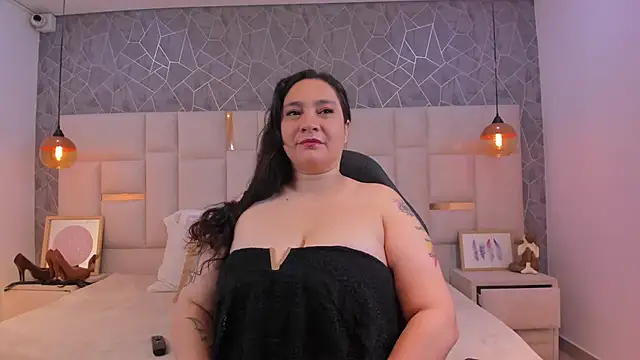 Snapshot of _im_alaya chatting on 11/12/25, 04:49 im alaya online show from 11/12/25, 04:49