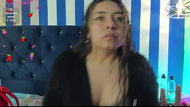 Snapshot of valeria_rouse28 chatting on 09/17/25, 04:20 valeria rouse28 online show from 09/17/25, 04:20