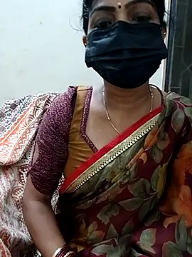 Snapshot of Rithya27 chatting on 10/21/25, 05:34 Rithya27 online show from 10/21/25, 05:34