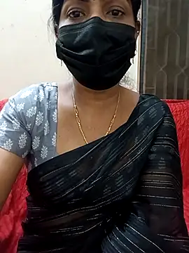 Snapshot of Rithya27 chatting on 11/18/25, 06:11 Rithya27 online show from 11/18/25, 06:11