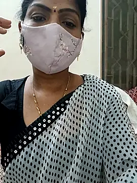 Snapshot of Rithya27 chatting on 12/13/25, 08:04 Rithya27 online show from 12/13/25, 08:04