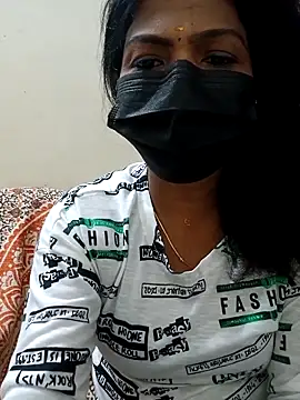 Snapshot of Rithya27 chatting on 09/17/25, 05:59 Rithya27 online show from 09/17/25, 05:59