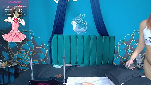 Maylu Fox online show from 12/16/25, 11:58