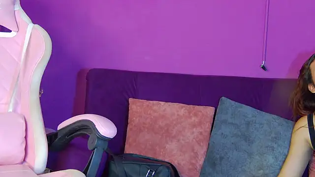 Maylu Fox online show from 11/04/25, 01:26