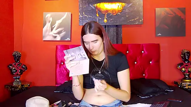 Maylu Fox online show from 09/12/25, 12:49