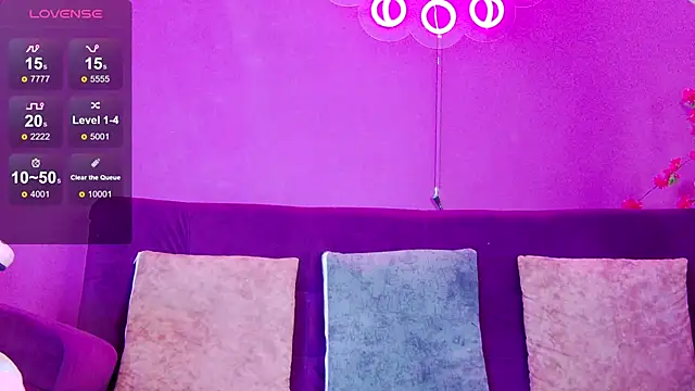 Maylu Fox online show from 10/23/25, 03:21