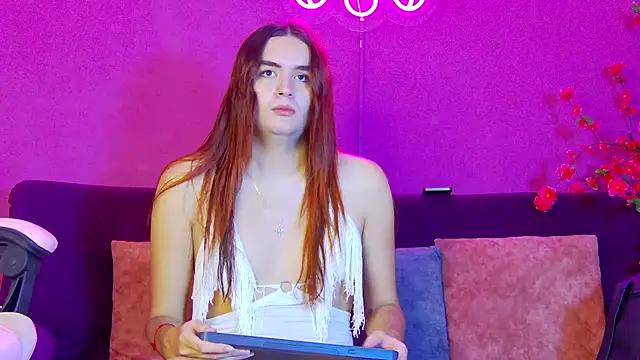 Maylu Fox online show from 11/05/25, 12:30