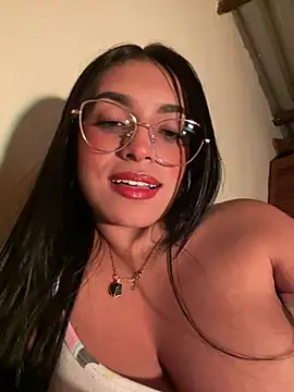 Snapshot of Linda_Saenz_ chatting on 06/01/26, 07:52 Linda Saenz online show from 06/01/26, 07:52