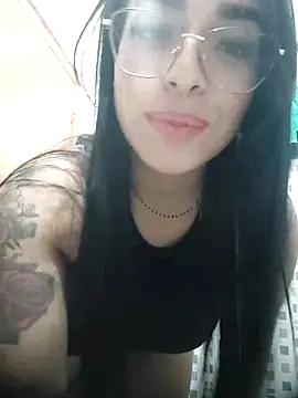 Linda Saenz  online show from 09/22/25, 03:23