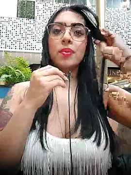 Linda Saenz  online show from 11/21/25, 08:41