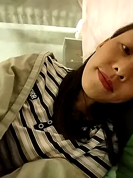 Snapshot of Sinejdk3 chatting on 10/29/25, 01:26 Sinejdk3 online show from 10/29/25, 01:26