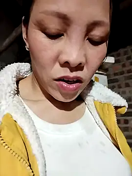 Snapshot of Sinejdk3 chatting on 11/11/25, 11:05 Sinejdk3 online show from 11/11/25, 11:05