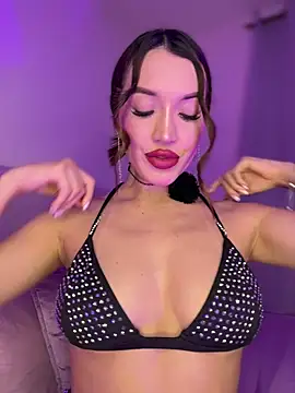 Snapshot of Bella-taylorr chatting on 02/06/26, 06:31 Bella-taylorr online show from 02/06/26, 06:31