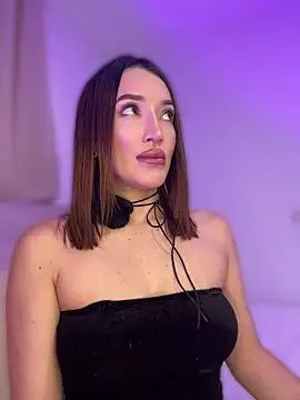 Bella-taylorr online show from 05/25/26, 11:31