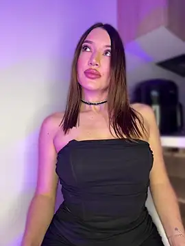 Bella-taylorr online show from 04/11/26, 04:53