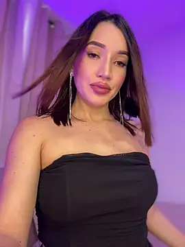 Bella-taylorr online show from 05/11/26, 11:44