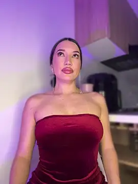 Bella-taylorr online show from 04/09/26, 04:47