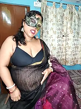 Snapshot of extreamhot1 chatting on 11/12/25, 07:29 extreamhot1 online show from 11/12/25, 07:29