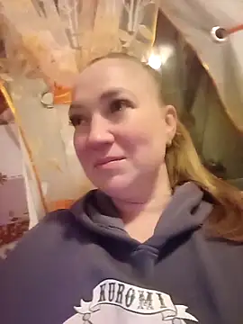 Kiss Eva online show from 03/24/26, 05:46