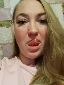 Kiss Eva online show from 11/15/25, 05:17