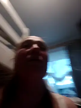 Kiss Eva online show from 04/14/26, 04:23