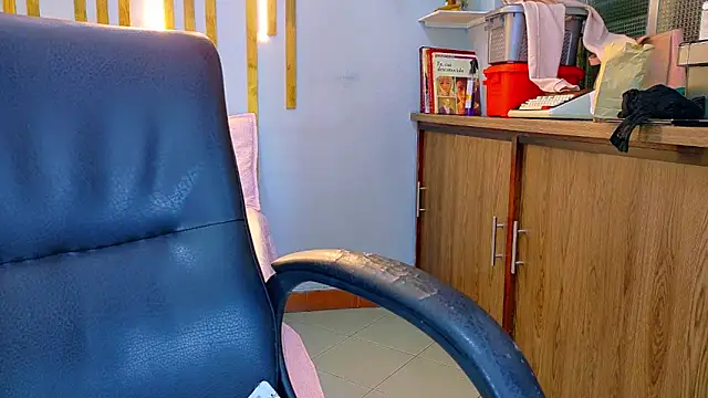 Snapshot of Angel_saez chatting on 11/18/25, 10:40 Angel saez online show from 11/18/25, 10:40