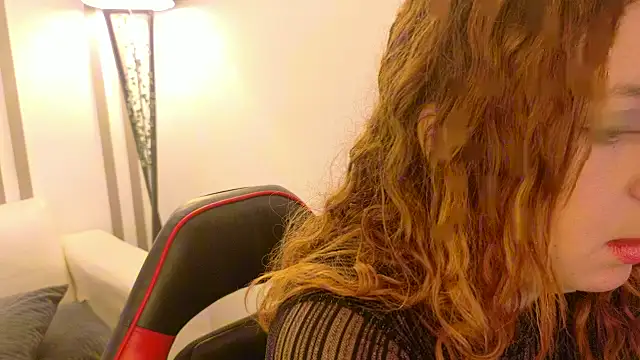 Snapshot of Angel_saez chatting on 09/21/25, 11:04 Angel saez online show from 09/21/25, 11:04