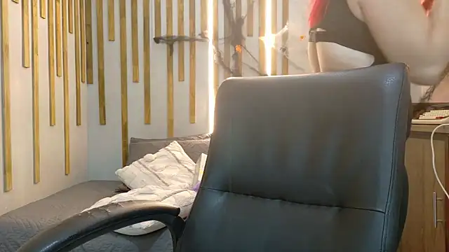 Snapshot of Angel_saez chatting on 10/31/25, 10:34 Angel saez online show from 10/31/25, 10:34