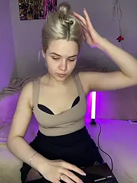 April Purr online show from 03/26/26, 08:23