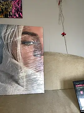 April Purr online show from 03/29/26, 09:22