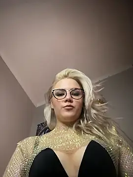 April Purr online show from 11/18/25, 07:33