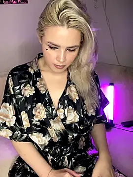 April Purr online show from 09/27/25, 11:05