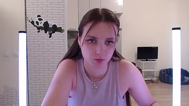 Leonaalove online show from 04/15/26, 08:09