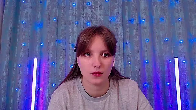 Leonaalove online show from 12/18/25, 08:19