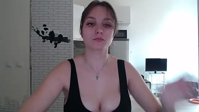 Leonaalove online show from 04/04/26, 01:06