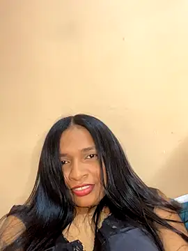 Luna025 online show from 11/19/25, 04:45