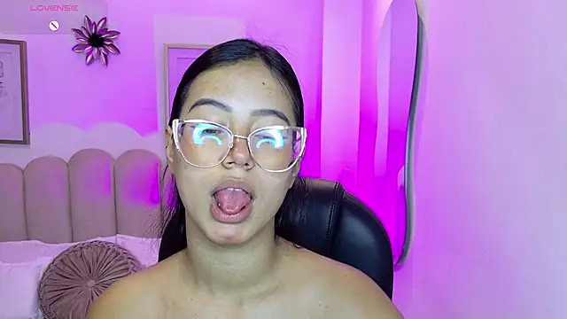 raven stonee online show from 03/26/26, 11:24