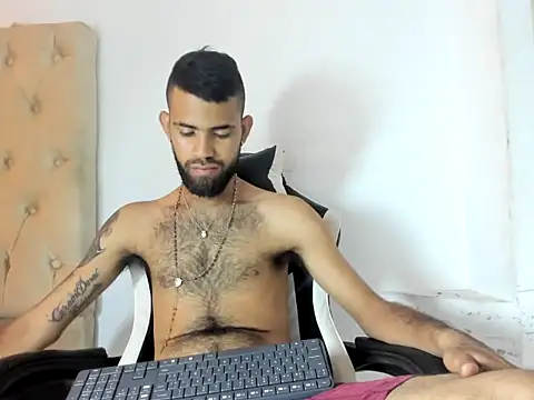 Snapshot of adri_sexboy229 chatting on 09/27/25, 01:56 adri sexboy229 online show from 09/27/25, 01:56