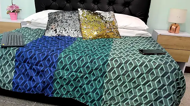 Snapshot of Marianee_Rousse chatting on 12/03/25, 11:20 Marianee Rousse online show from 12/03/25, 11:20