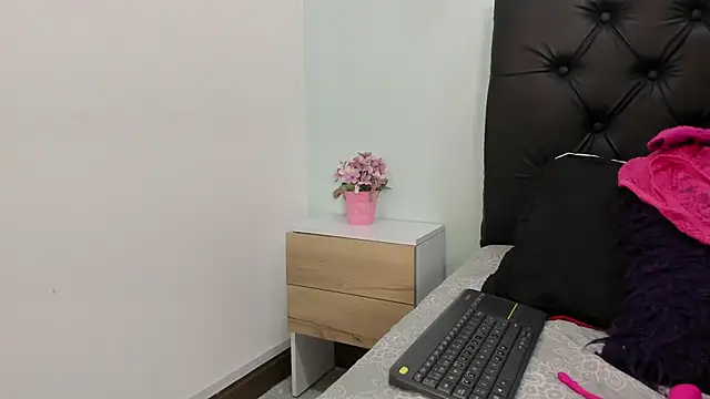 Snapshot of Marianee_Rousse chatting on 11/14/25, 10:24 Marianee Rousse online show from 11/14/25, 10:24