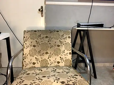 Snapshot of edualqxo chatting on 10/29/25, 03:22 edualqxo online show from 10/29/25, 03:22