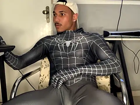 Snapshot of edualqxo chatting on 10/24/25, 10:20 edualqxo online show from 10/24/25, 10:20