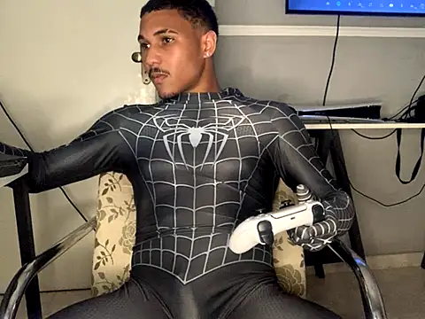 Snapshot of edualqxo chatting on 10/15/25, 11:35 edualqxo online show from 10/15/25, 11:35