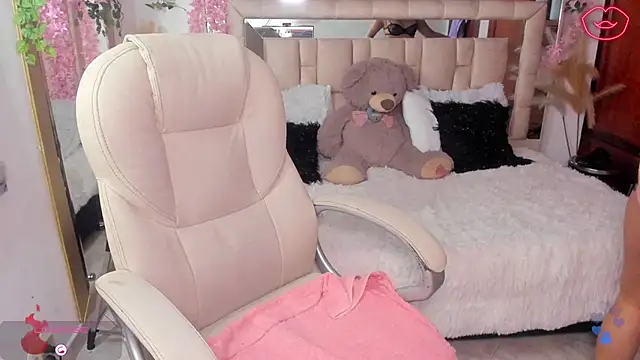 paulha miller online show from 09/18/25, 12:52