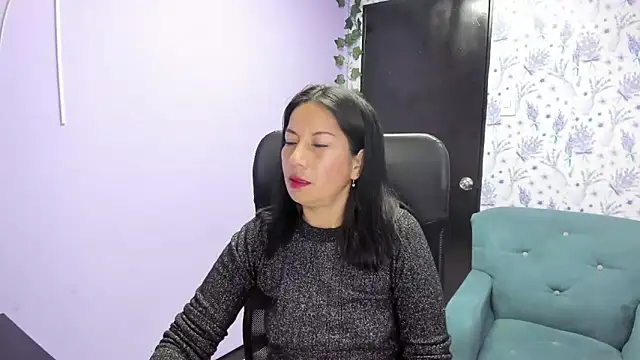 Megan Collinss  online show from 11/12/25, 01:26