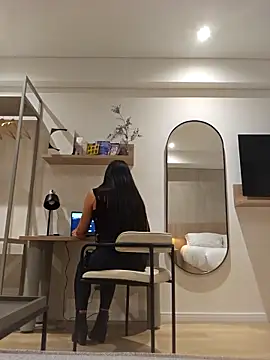 Snapshot of Ms_milarose chatting on 09/23/25, 04:19 Ms milarose online show from 09/23/25, 04:19