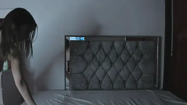 lovingdarcy  online show from 12/05/25, 11:09